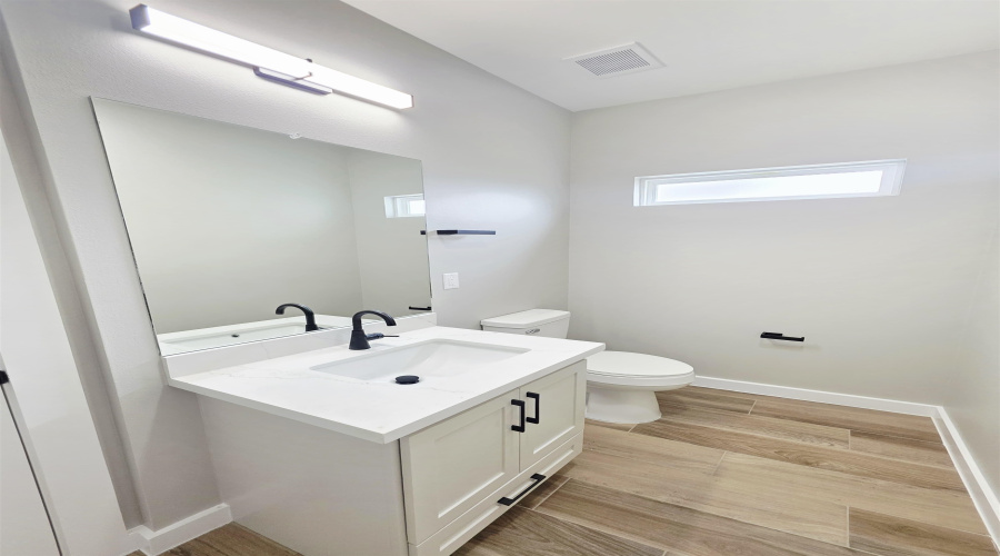 104 Gillian Dr., Laredo, Texas 78043, 3 Bedrooms Bedrooms, 4 Rooms Rooms,3 BathroomsBathrooms,Residential,For Sale,104 Gillian Dr.,20263018