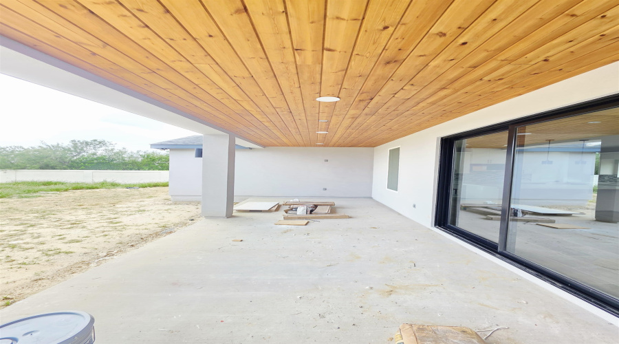 104 Gillian Dr., Laredo, Texas 78043, 3 Bedrooms Bedrooms, 4 Rooms Rooms,3 BathroomsBathrooms,Residential,For Sale,104 Gillian Dr.,20263018