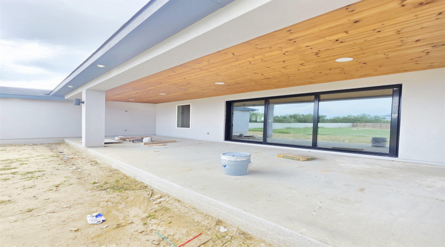 104 Gillian Dr., Laredo, Texas 78043, 3 Bedrooms Bedrooms, 4 Rooms Rooms,3 BathroomsBathrooms,Residential,For Sale,104 Gillian Dr.,20263018