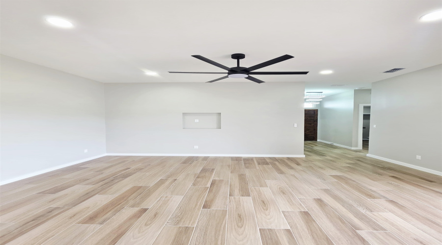 104 Gillian Dr., Laredo, Texas 78043, 3 Bedrooms Bedrooms, 4 Rooms Rooms,3 BathroomsBathrooms,Residential,For Sale,104 Gillian Dr.,20263018