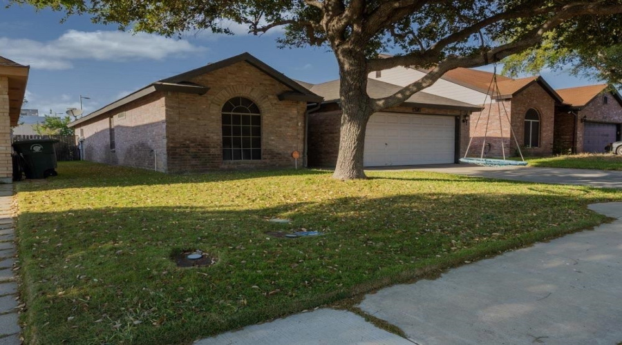 1520 Denmark Ln, Laredo, Texas 78045, 3 Bedrooms Bedrooms, 6 Rooms Rooms,2 BathroomsBathrooms,Residential,For Sale,1520 Denmark Ln,20262229