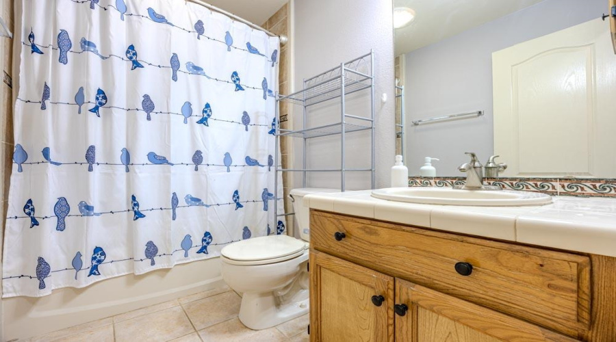 1520 Denmark Ln, Laredo, Texas 78045, 3 Bedrooms Bedrooms, 6 Rooms Rooms,2 BathroomsBathrooms,Residential,For Sale,1520 Denmark Ln,20262229