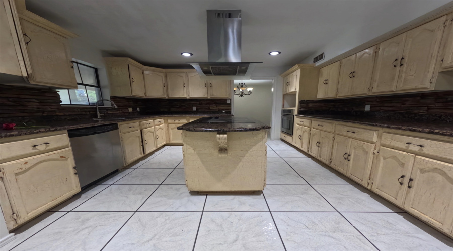1217 Lyles Lp, Laredo, Texas 78045, 4 Bedrooms Bedrooms, 9 Rooms Rooms,3 BathroomsBathrooms,Residential,For Sale,1217 Lyles Lp,20263019