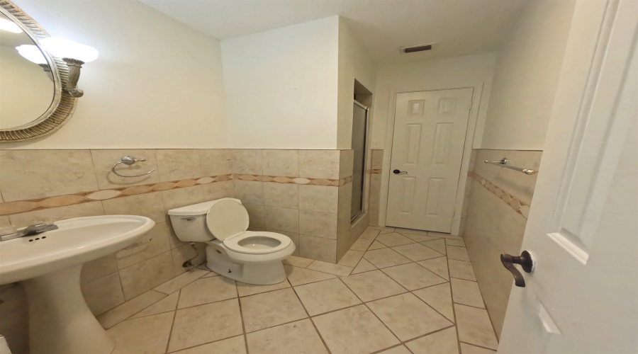 1217 Lyles Lp, Laredo, Texas 78045, 4 Bedrooms Bedrooms, 9 Rooms Rooms,3 BathroomsBathrooms,Residential,For Sale,1217 Lyles Lp,20263019