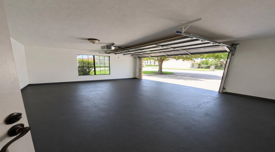 1217 Lyles Lp, Laredo, Texas 78045, 4 Bedrooms Bedrooms, 9 Rooms Rooms,3 BathroomsBathrooms,Residential,For Sale,1217 Lyles Lp,20263019