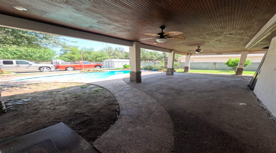 1217 Lyles Lp, Laredo, Texas 78045, 4 Bedrooms Bedrooms, 9 Rooms Rooms,3 BathroomsBathrooms,Residential,For Sale,1217 Lyles Lp,20263019