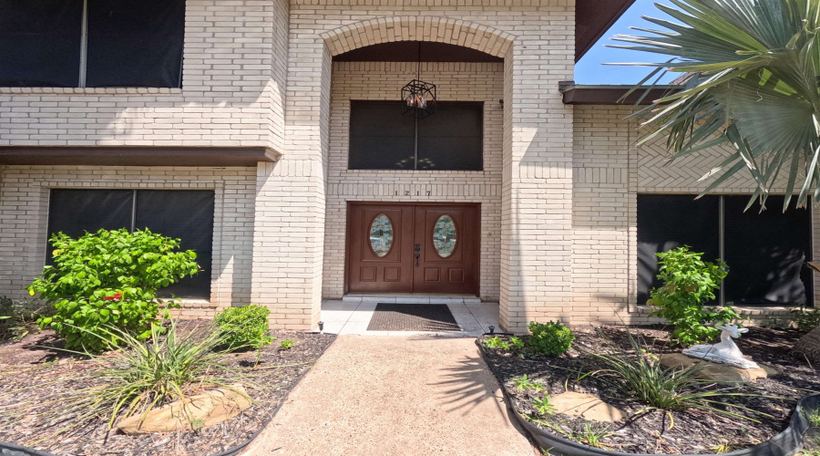 1217 Lyles Lp, Laredo, Texas 78045, 4 Bedrooms Bedrooms, 9 Rooms Rooms,3 BathroomsBathrooms,Residential,For Sale,1217 Lyles Lp,20263019