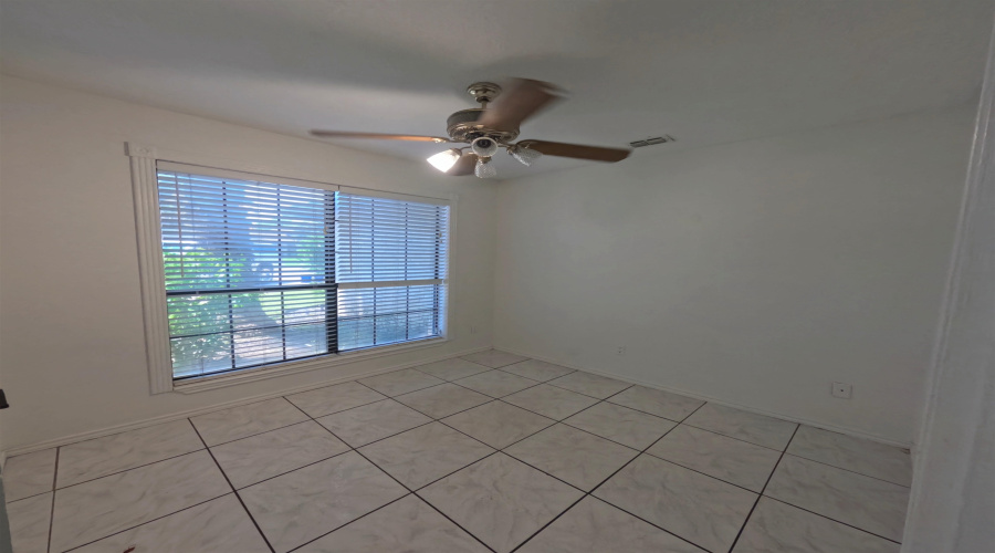 1217 Lyles Lp, Laredo, Texas 78045, 4 Bedrooms Bedrooms, 9 Rooms Rooms,3 BathroomsBathrooms,Residential,For Sale,1217 Lyles Lp,20263019