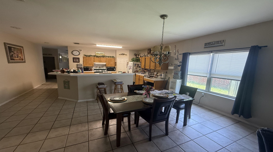 1718 Denmark Ln, laredo, Texas 78045-1111, 4 Bedrooms Bedrooms, 8 Rooms Rooms,2 BathroomsBathrooms,Residential,For Sale,1718 Denmark Ln,20263020