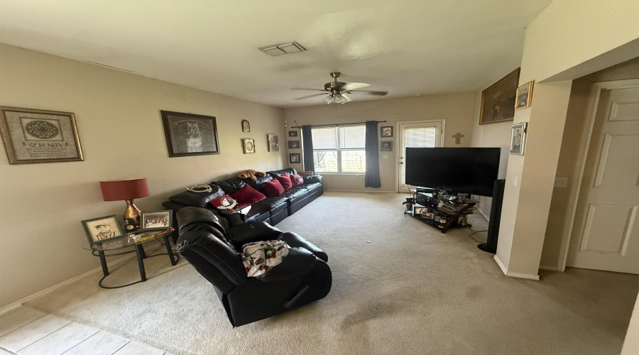 1718 Denmark Ln, laredo, Texas 78045-1111, 4 Bedrooms Bedrooms, 8 Rooms Rooms,2 BathroomsBathrooms,Residential,For Sale,1718 Denmark Ln,20263020