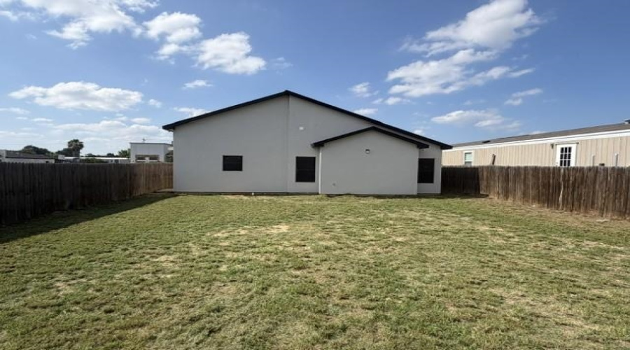 2811 Lavanda Dr., Laredo, Texas 78046, 3 Bedrooms Bedrooms, 4 Rooms Rooms,2 BathroomsBathrooms,Residential,For Sale,2811 Lavanda Dr.,20263021