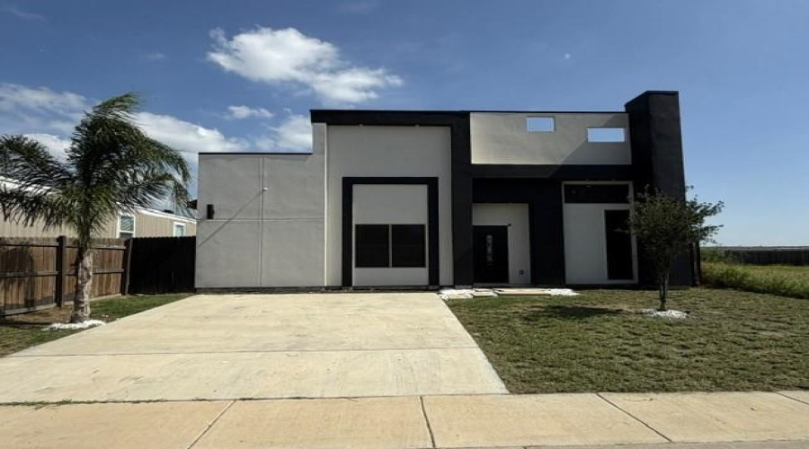 2811 Lavanda Dr., Laredo, Texas 78046, 3 Bedrooms Bedrooms, 4 Rooms Rooms,2 BathroomsBathrooms,Residential,For Sale,2811 Lavanda Dr.,20263021