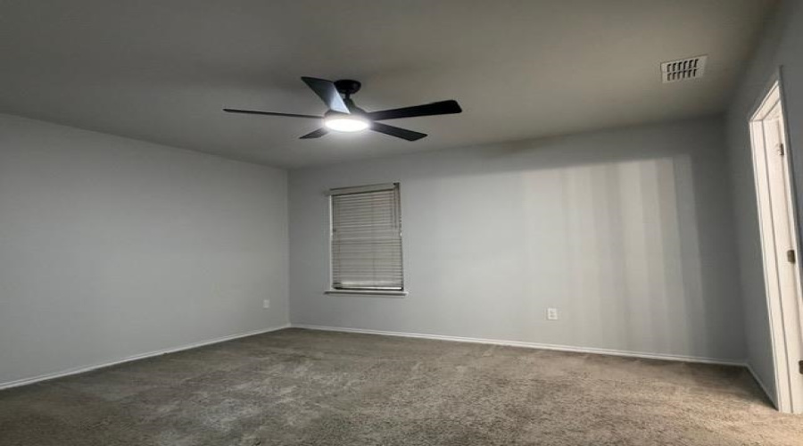 5611 Lone Star Loop, Laredo, Texas 78046, 3 Bedrooms Bedrooms, 6 Rooms Rooms,2 BathroomsBathrooms,Residential,For Sale,5611 Lone Star Loop,20263022