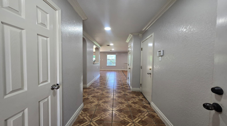 2424 Alegria St, Laredo, Texas 78046, 4 Bedrooms Bedrooms, 6 Rooms Rooms,2 BathroomsBathrooms,Residential,For Sale,2424 Alegria St,20263024