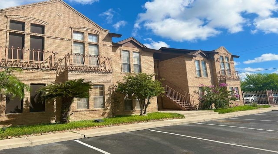 201 Martingale Ln, Laredo, Texas 78041, 2 Bedrooms Bedrooms, 5 Rooms Rooms,2 BathroomsBathrooms,Residential,For Rent,201 Martingale Ln,20263028