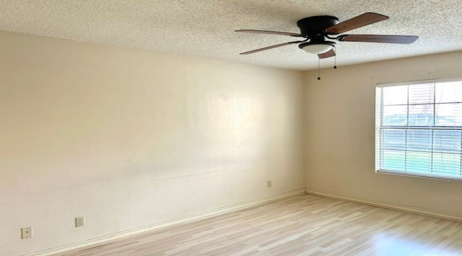 201 Martingale Ln, Laredo, Texas 78041, 2 Bedrooms Bedrooms, 5 Rooms Rooms,2 BathroomsBathrooms,Residential,For Rent,201 Martingale Ln,20263028