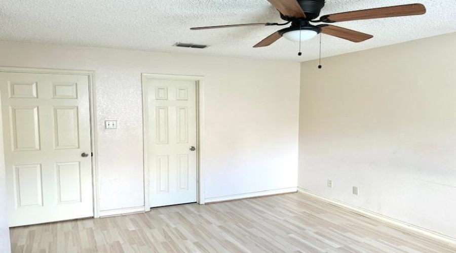 201 Martingale Ln, Laredo, Texas 78041, 2 Bedrooms Bedrooms, 5 Rooms Rooms,2 BathroomsBathrooms,Residential,For Rent,201 Martingale Ln,20263028