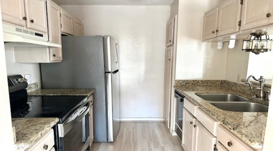 201 Martingale Ln, Laredo, Texas 78041, 2 Bedrooms Bedrooms, 5 Rooms Rooms,2 BathroomsBathrooms,Residential,For Rent,201 Martingale Ln,20263028