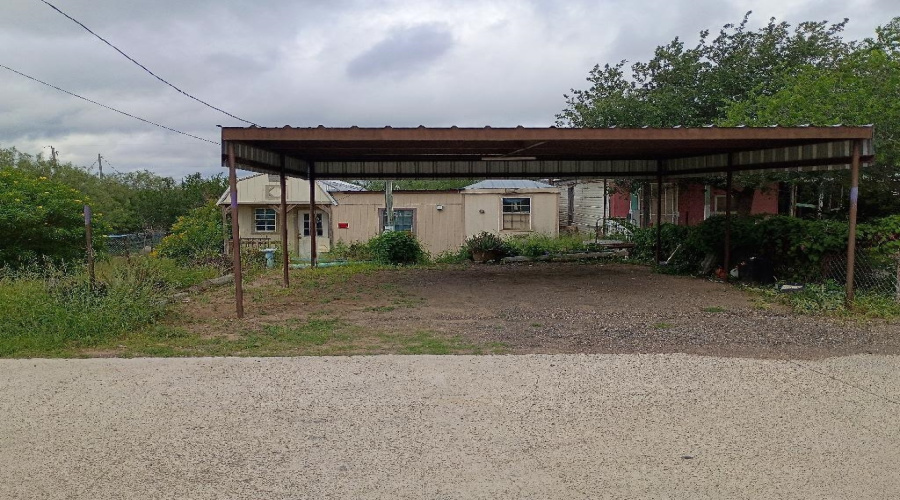 5317 Mercedes Ln., Zapata, Texas 78076, 3 Bedrooms Bedrooms, 5 Rooms Rooms,1 BathroomBathrooms,Residential,For Sale,5317 Mercedes Ln.,20263036