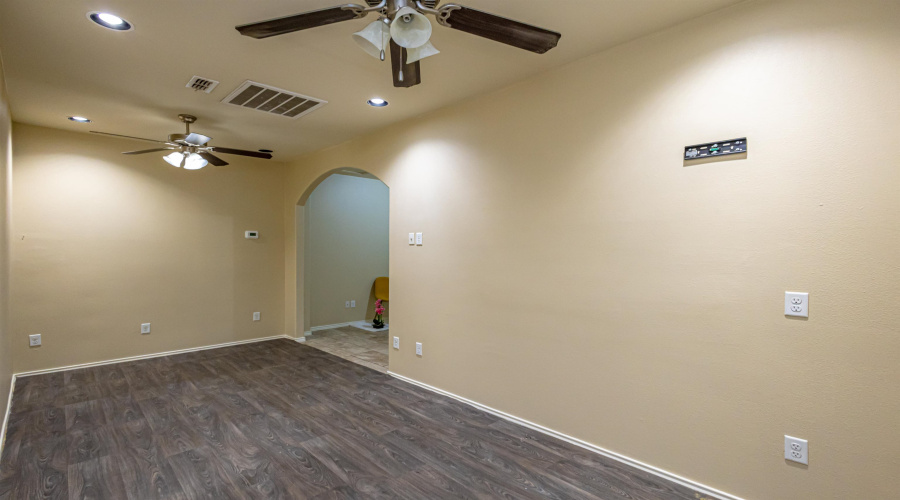6015 Narciso Dr., Laredo, Texas 78046, 4 Bedrooms Bedrooms, 8 Rooms Rooms,2 BathroomsBathrooms,Residential,For Sale,6015 Narciso Dr.,20263037