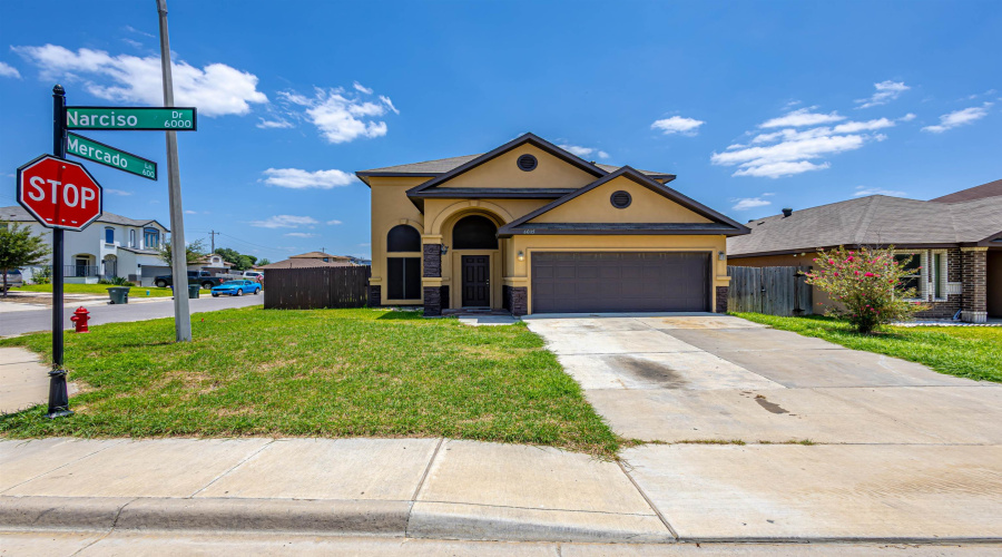 6015 Narciso Dr., Laredo, Texas 78046, 4 Bedrooms Bedrooms, 8 Rooms Rooms,2 BathroomsBathrooms,Residential,For Sale,6015 Narciso Dr.,20263037