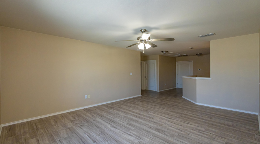 6015 Narciso Dr., Laredo, Texas 78046, 4 Bedrooms Bedrooms, 8 Rooms Rooms,2 BathroomsBathrooms,Residential,For Sale,6015 Narciso Dr.,20263037