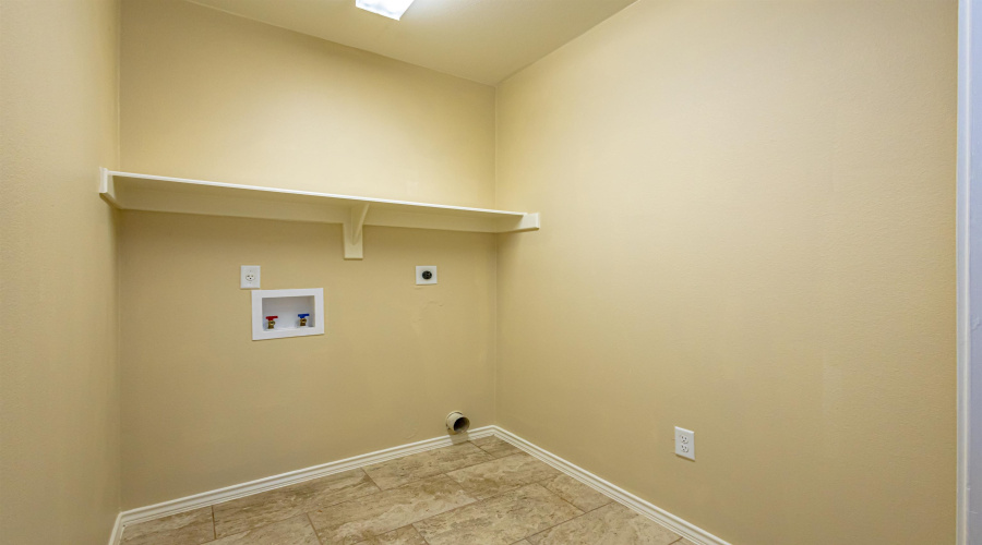 6015 Narciso Dr., Laredo, Texas 78046, 4 Bedrooms Bedrooms, 8 Rooms Rooms,2 BathroomsBathrooms,Residential,For Sale,6015 Narciso Dr.,20263037