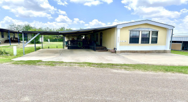 142 Sunshine Ln., ZAPATA, Texas 78076-3920, 2 Bedrooms Bedrooms, 4 Rooms Rooms,2 BathroomsBathrooms,Residential,For Sale,142 Sunshine Ln.,20263040