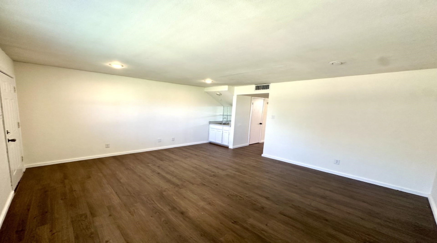 8915 McPherson Rd, LAREDO, Texas 78045, 2 Bedrooms Bedrooms, 5 Rooms Rooms,2 BathroomsBathrooms,Residential,For Rent,8915 McPherson Rd,20263041