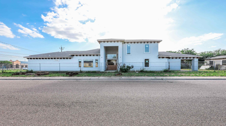 220 Ash St, Laredo, Tx 78040, Texas 78040, 5 Bedrooms Bedrooms, 7 Rooms Rooms,3 BathroomsBathrooms,Residential,For Sale,220 Ash St,20263044