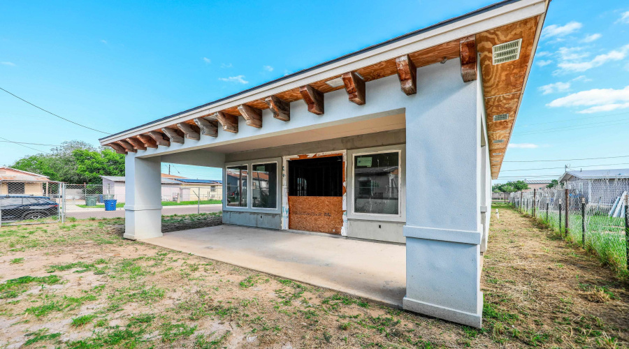 220 Ash St, Laredo, Tx 78040, Texas 78040, 5 Bedrooms Bedrooms, 7 Rooms Rooms,3 BathroomsBathrooms,Residential,For Sale,220 Ash St,20263044