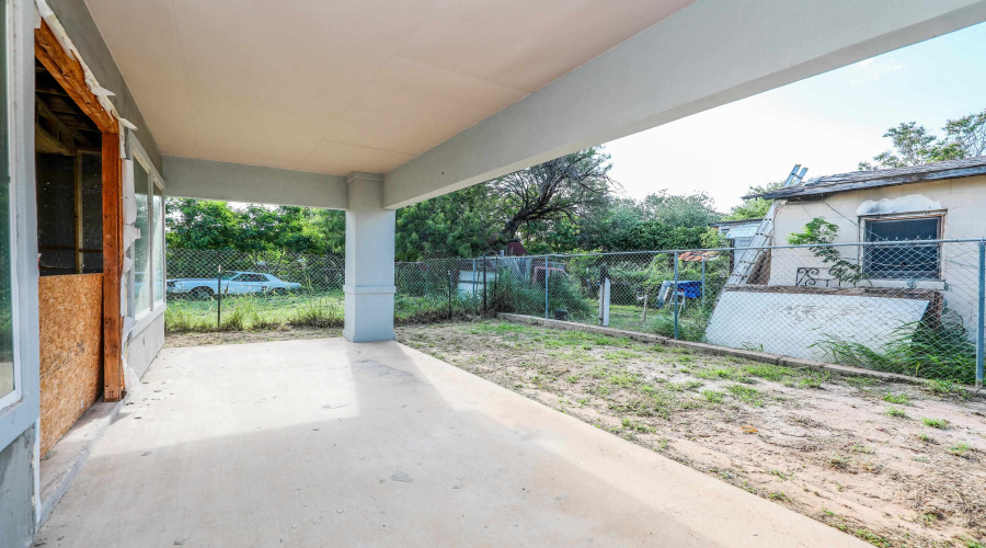220 Ash St, Laredo, Tx 78040, Texas 78040, 5 Bedrooms Bedrooms, 7 Rooms Rooms,3 BathroomsBathrooms,Residential,For Sale,220 Ash St,20263044
