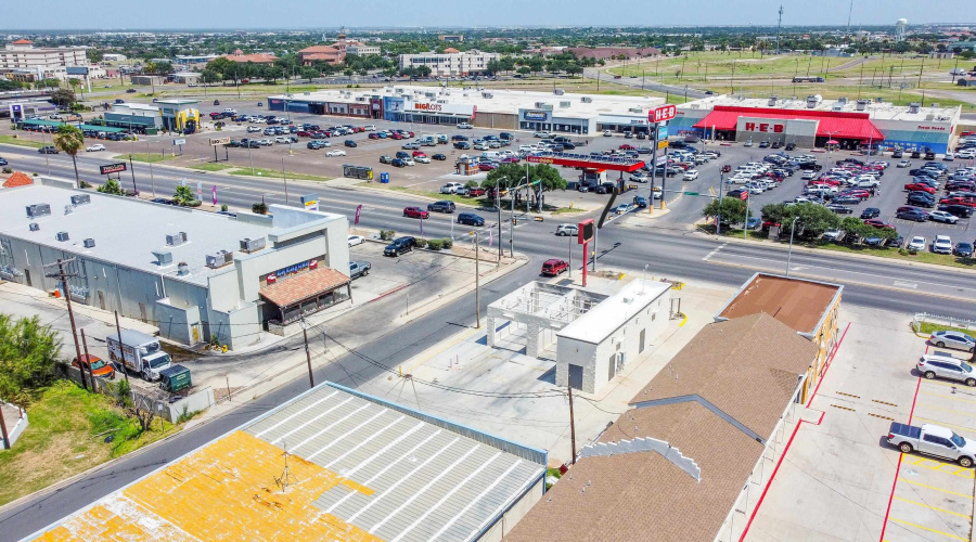 2501 E Saunders St, Laredo, Texas 78041, ,1 BathroomBathrooms,Commercial retail/office,For Rent,2501 E Saunders St,20263053
