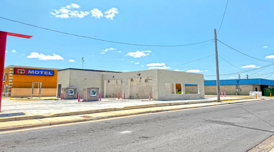 2501 E Saunders St, Laredo, Texas 78041, ,1 BathroomBathrooms,Commercial retail/office,For Rent,2501 E Saunders St,20263053
