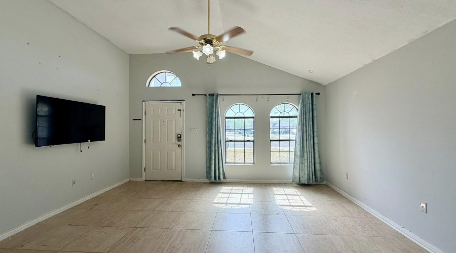 806 Cupid Ln, Laredo, Texas 78045, 3 Bedrooms Bedrooms, 6 Rooms Rooms,2 BathroomsBathrooms,Residential,For Sale,806 Cupid Ln,20261410