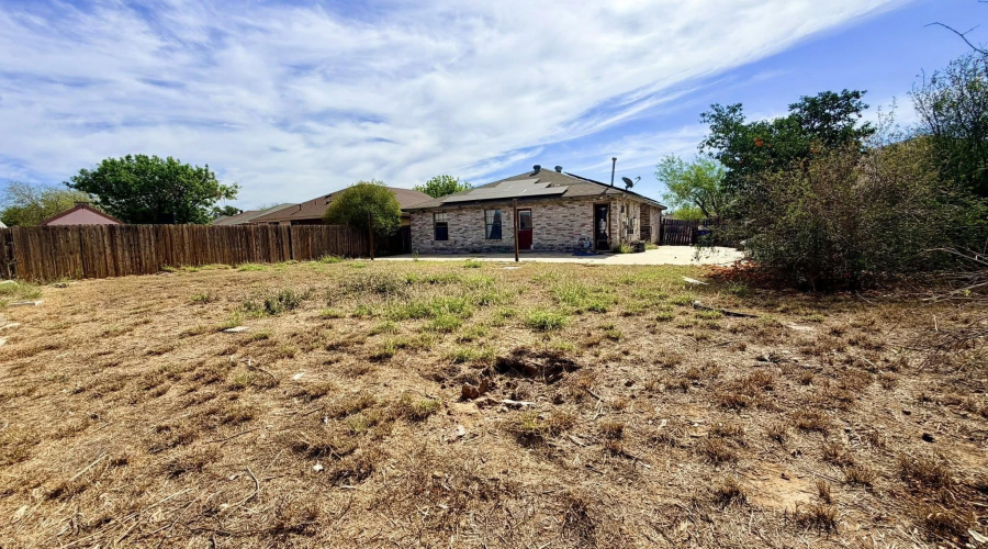 806 Cupid Ln, Laredo, Texas 78045, 3 Bedrooms Bedrooms, 6 Rooms Rooms,2 BathroomsBathrooms,Residential,For Sale,806 Cupid Ln,20261410