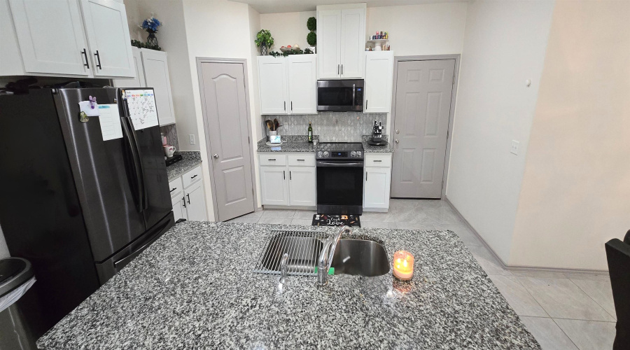 1620 Brownwood St., Laredo, Texas 78046, 3 Bedrooms Bedrooms, 6 Rooms Rooms,2 BathroomsBathrooms,Residential,For Sale,1620 Brownwood St.,20263045