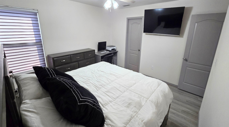 1620 Brownwood St., Laredo, Texas 78046, 3 Bedrooms Bedrooms, 6 Rooms Rooms,2 BathroomsBathrooms,Residential,For Sale,1620 Brownwood St.,20263045