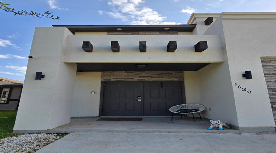1620 Brownwood St., Laredo, Texas 78046, 3 Bedrooms Bedrooms, 6 Rooms Rooms,2 BathroomsBathrooms,Residential,For Sale,1620 Brownwood St.,20263045