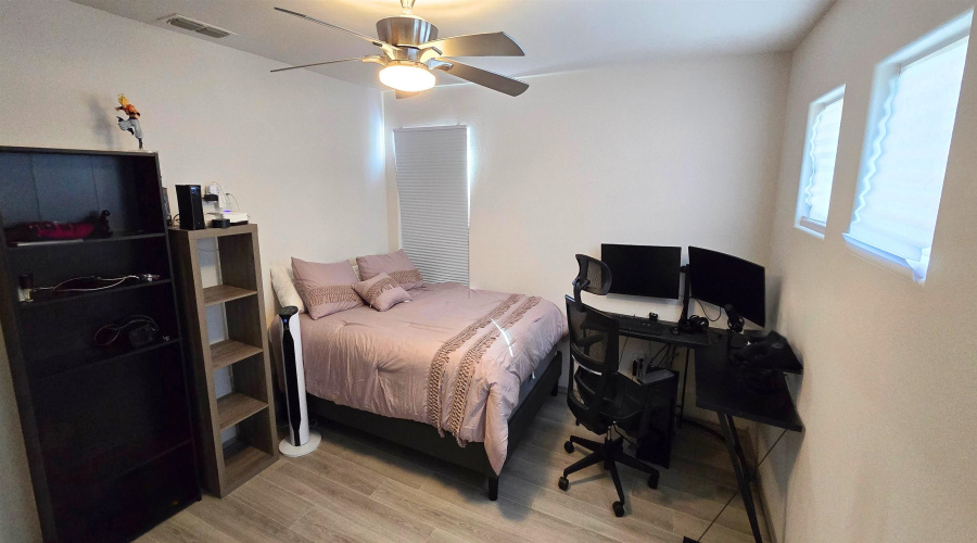 1620 Brownwood St., Laredo, Texas 78046, 3 Bedrooms Bedrooms, 6 Rooms Rooms,2 BathroomsBathrooms,Residential,For Sale,1620 Brownwood St.,20263045