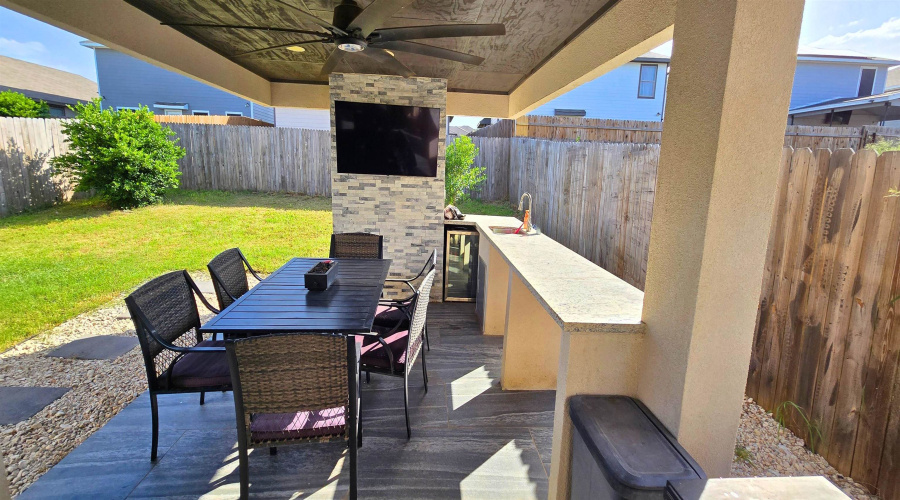 1620 Brownwood St., Laredo, Texas 78046, 3 Bedrooms Bedrooms, 6 Rooms Rooms,2 BathroomsBathrooms,Residential,For Sale,1620 Brownwood St.,20263045