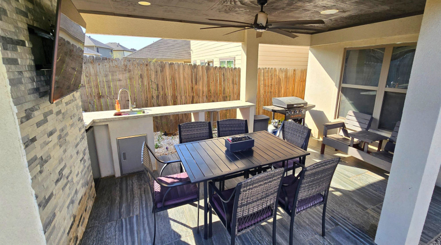 1620 Brownwood St., Laredo, Texas 78046, 3 Bedrooms Bedrooms, 6 Rooms Rooms,2 BathroomsBathrooms,Residential,For Sale,1620 Brownwood St.,20263045