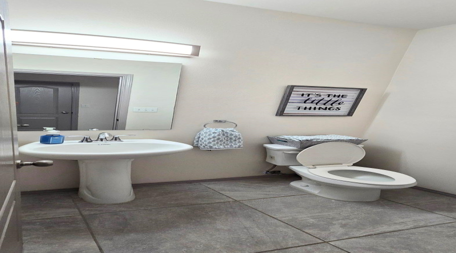 1620 Brownwood St., Laredo, Texas 78046, 3 Bedrooms Bedrooms, 6 Rooms Rooms,2 BathroomsBathrooms,Residential,For Sale,1620 Brownwood St.,20263045