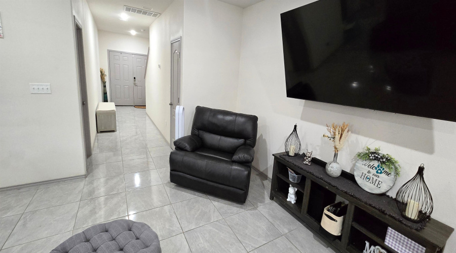 1620 Brownwood St., Laredo, Texas 78046, 3 Bedrooms Bedrooms, 6 Rooms Rooms,2 BathroomsBathrooms,Residential,For Sale,1620 Brownwood St.,20263045