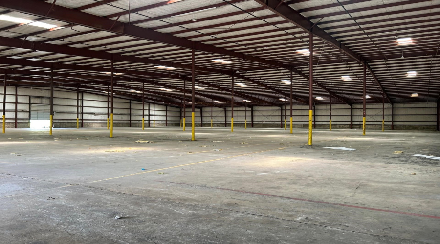 4425 Pan American Blvd, LAREDO, Texas 78045, 1 Bedroom Bedrooms, 11 Rooms Rooms,4 BathroomsBathrooms,Commercial/industrial,For Rent,4425 Pan American Blvd,20263047