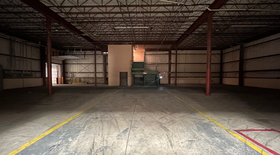 4425 Pan American Blvd, LAREDO, Texas 78045, 1 Bedroom Bedrooms, 11 Rooms Rooms,4 BathroomsBathrooms,Commercial/industrial,For Rent,4425 Pan American Blvd,20263047