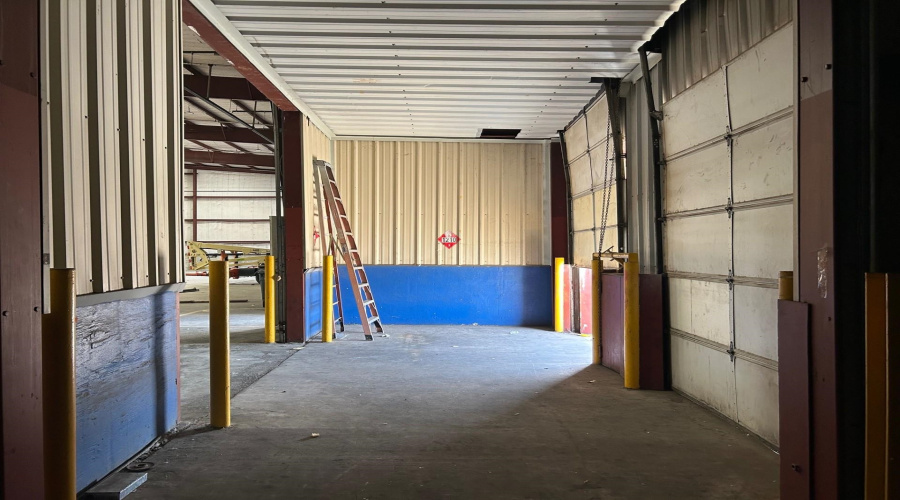 4425 Pan American Blvd, LAREDO, Texas 78045, 1 Bedroom Bedrooms, 11 Rooms Rooms,4 BathroomsBathrooms,Commercial/industrial,For Rent,4425 Pan American Blvd,20263047