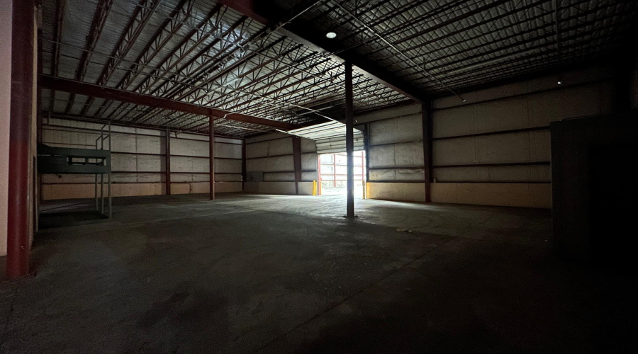 4425 Pan American Blvd, LAREDO, Texas 78045, 1 Bedroom Bedrooms, 11 Rooms Rooms,4 BathroomsBathrooms,Commercial/industrial,For Rent,4425 Pan American Blvd,20263047