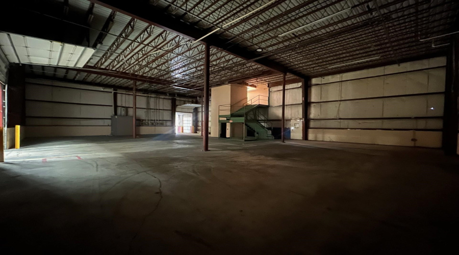 4425 Pan American Blvd, LAREDO, Texas 78045, 1 Bedroom Bedrooms, 11 Rooms Rooms,4 BathroomsBathrooms,Commercial/industrial,For Rent,4425 Pan American Blvd,20263047