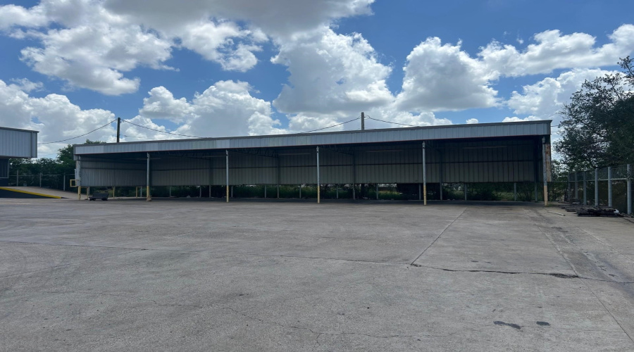 4425 Pan American Blvd, LAREDO, Texas 78045, 1 Bedroom Bedrooms, 11 Rooms Rooms,4 BathroomsBathrooms,Commercial/industrial,For Rent,4425 Pan American Blvd,20263047